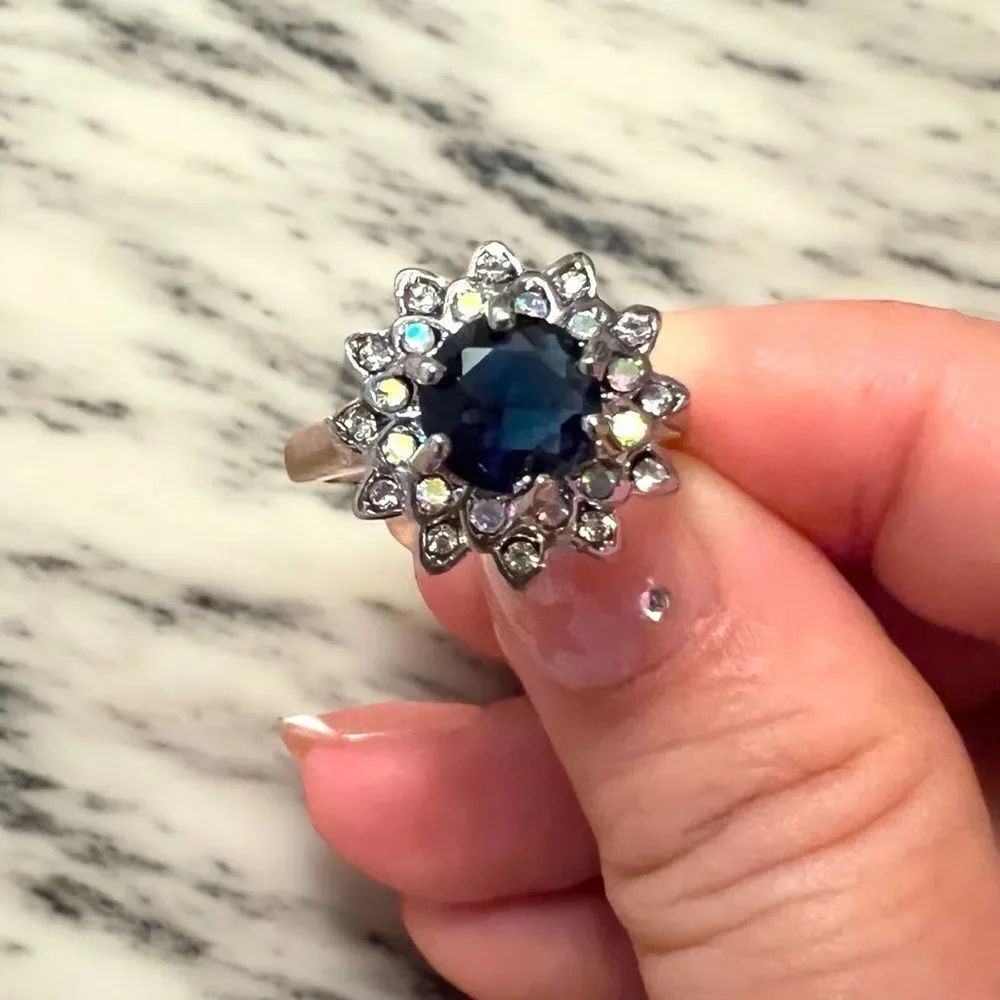 Elegant Blue Stone Flower Silver Tone Ring Size 9